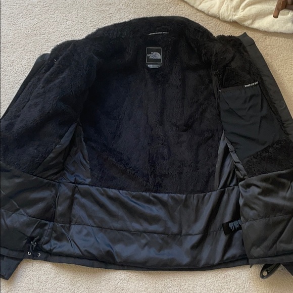 North Face Black Furry-Lined Jacket - Picture 4 of 8